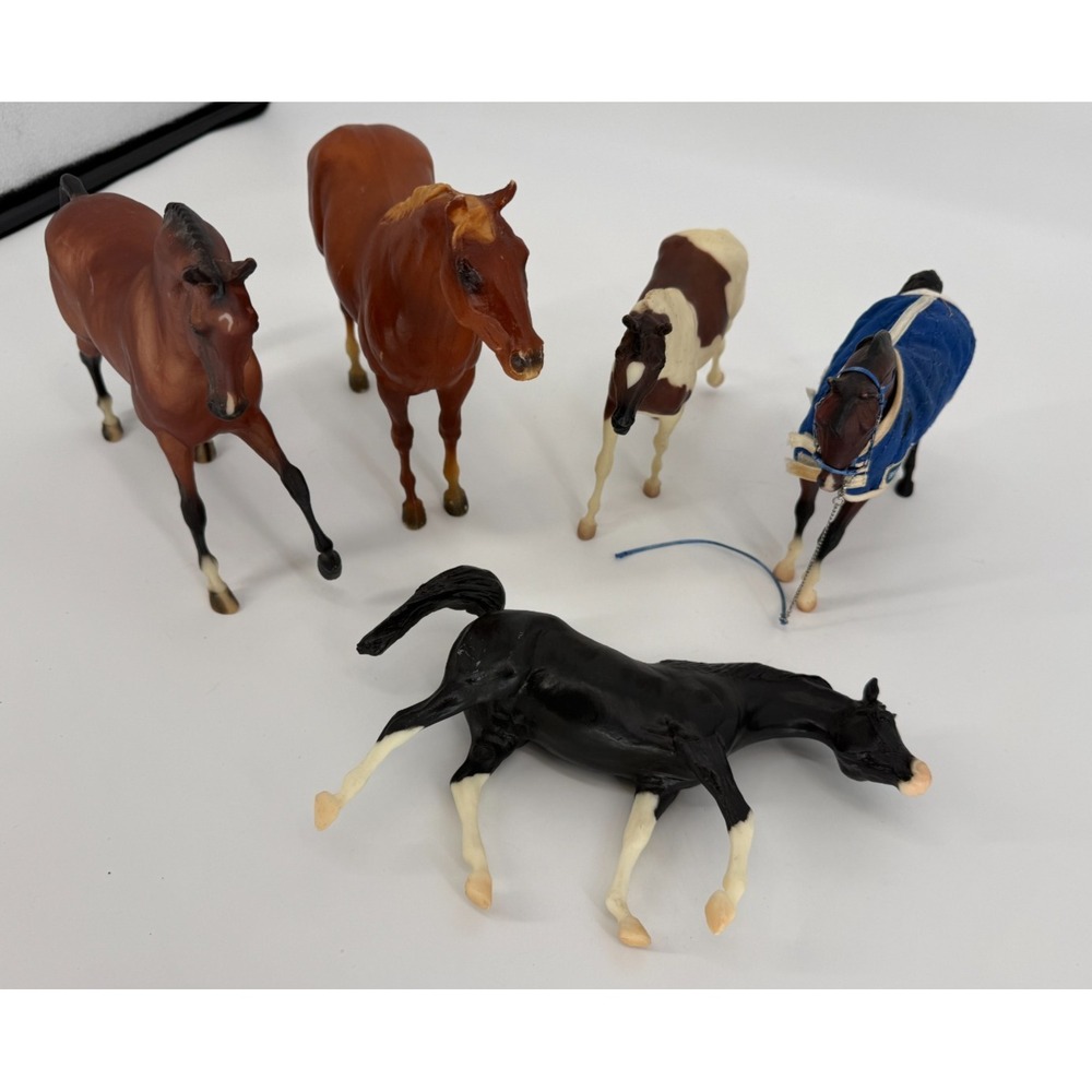 Vintage Breyer Horse Lot 5 Mixed Scale Brown Black‎ White Plastic Figures
